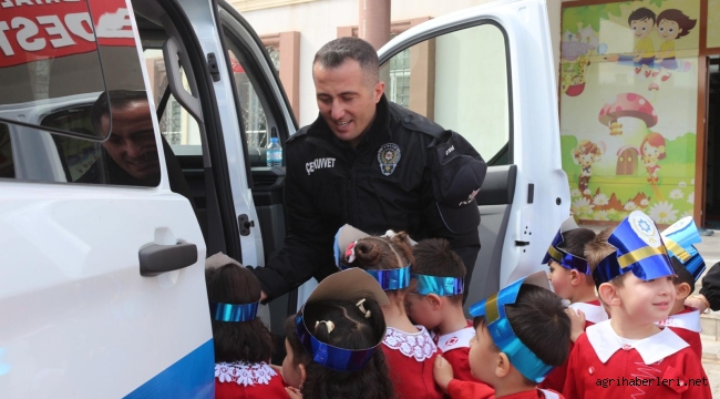 Minik kalplerden büyük vefa: Doğubayazıt ADM öğrencileri Polis Haftası'nda emniyet müdürlüğünü ziyaret etti, polis araçlarına binip hayallerini süsledi