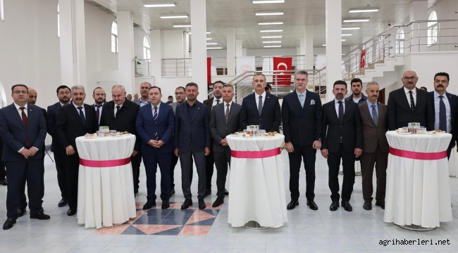 Ağrı'da İlk kez müze müdürlüğü hizmet binası açıldı; 3 bin eser bir yıl içinde sergilenecek