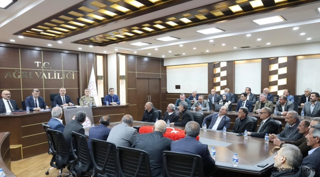 Ağrı Valisi Köy Muhtarlarıyla Buluştu: Altyapıdan Ulaşıma, İçme Suyundan Sahipsiz Hayvan Sorunu Ele AlındI