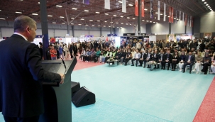 AİÇÜ Rektörü Prof. Dr. İlhami Gülçin, (DAKAF) 2026 kapsamında Van EXPO Fuar ve Kongre Merkezi'nde "Bilimsel Kariyerin İnşası"nı Anlattı