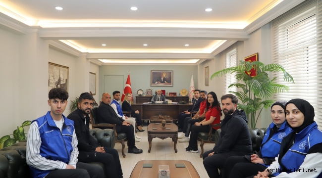 Doğubayazıt Kaymakamı Ekinci, 19 Mayıs Hazırlıkları İçin Gençlik ve Spor Müdürü'nü Kabul Etti
