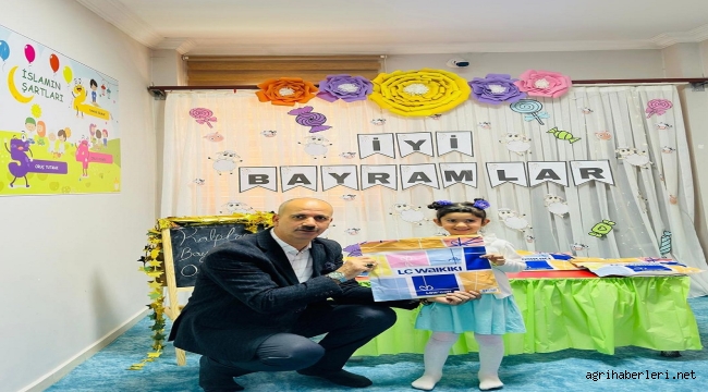 Doğubayazıt'ta 80 Kur'an Kursu Öğrencisine Hayırseverden Bayramlık Elbise