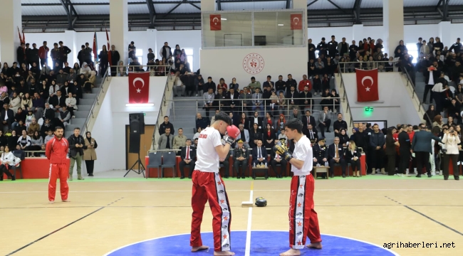 Kick Boks, Taekwondo ve Halk Oyunları İç İçe: Doğubayazıt 19 Mayıs'ta Doyasıya Eğlendi