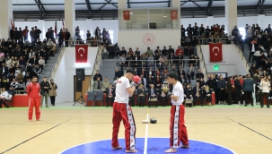 Kick Boks, Taekwondo ve Halk Oyunları İç İçe: Doğubayazıt 19 Mayıs'ta Doyasıya Eğlendi