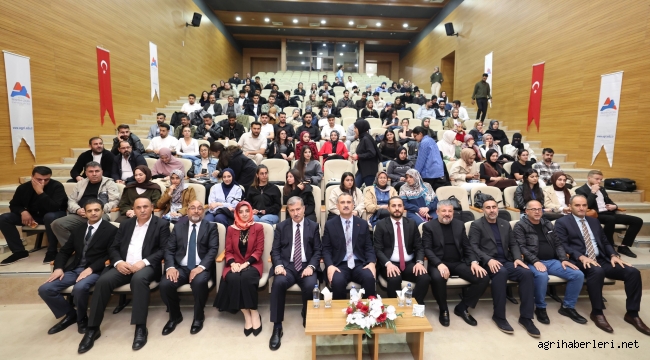 Türkiye Gençlik Vakfı (TÜGVA) Ağrı İl Temsilciliği Tarafından Düzenlenen İhtisas Akademi '26 programına Ağrı Valisi Bozkurt ve AİÇÜ Rektörü Gülçin Katıldı.