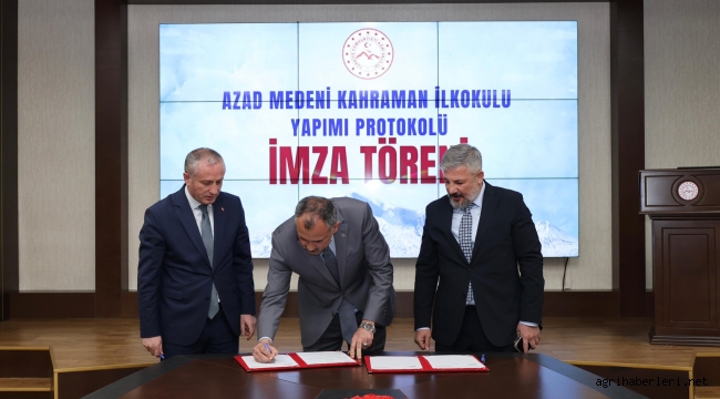Vali Bozkurt, İş İnsanı Azad Medeni Kahraman, Ağrı'da 8 Derslik İlkokulu Yapımı İçin Sözleşme İmzaladı