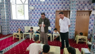 Doğubayazıt'ta Müftü Demirkaynak, Yaz Kur'an Kurslarını Ziyaret Etti