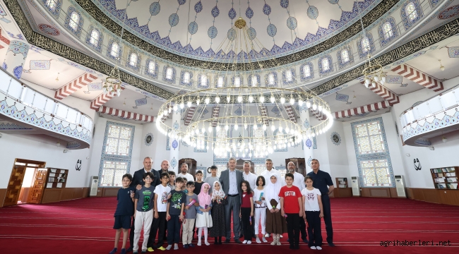 İÇÜ Rektörü Gülçin, Yaz Kur'an Kursu Öğrencileriyle Bir Araya Geldi