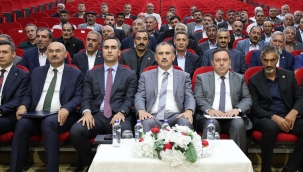 Muhtarlar Valilikte Buluştu: Ağrı'nın Su ve Taşkın Sorunlarına Köklü Çözüm Masaya Yatırıldı